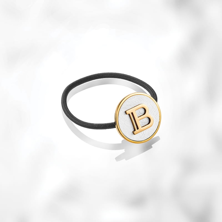 BalmainHair_Accessoires_LegacyCollection_Elastique_B_FW24_LE_HJ_LC_ELAS_FW24_Mood_02_800x800.jpg