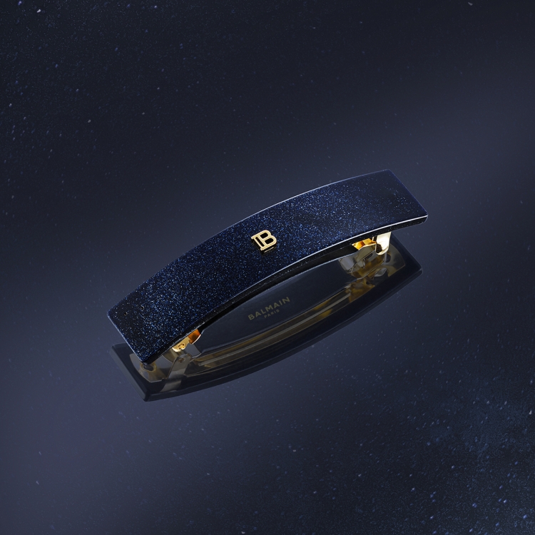 BalmainHair_Accessories_LimitedEdition_Acetate_Barrette_Pour_Cheveux_Medium_Cosmic_Sapphire_LE_HJ_CA_BAR_M_CS_C4_25_Mood_01_1200x1200.jpg