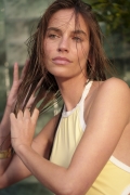 EAUde1974_CAMPAIGN_T1_CAPRI_2025_12.jpg