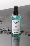 balmainhair_styling_sunprotectionspray_limitededition_springsummer2020_mood_01_lr.JPG